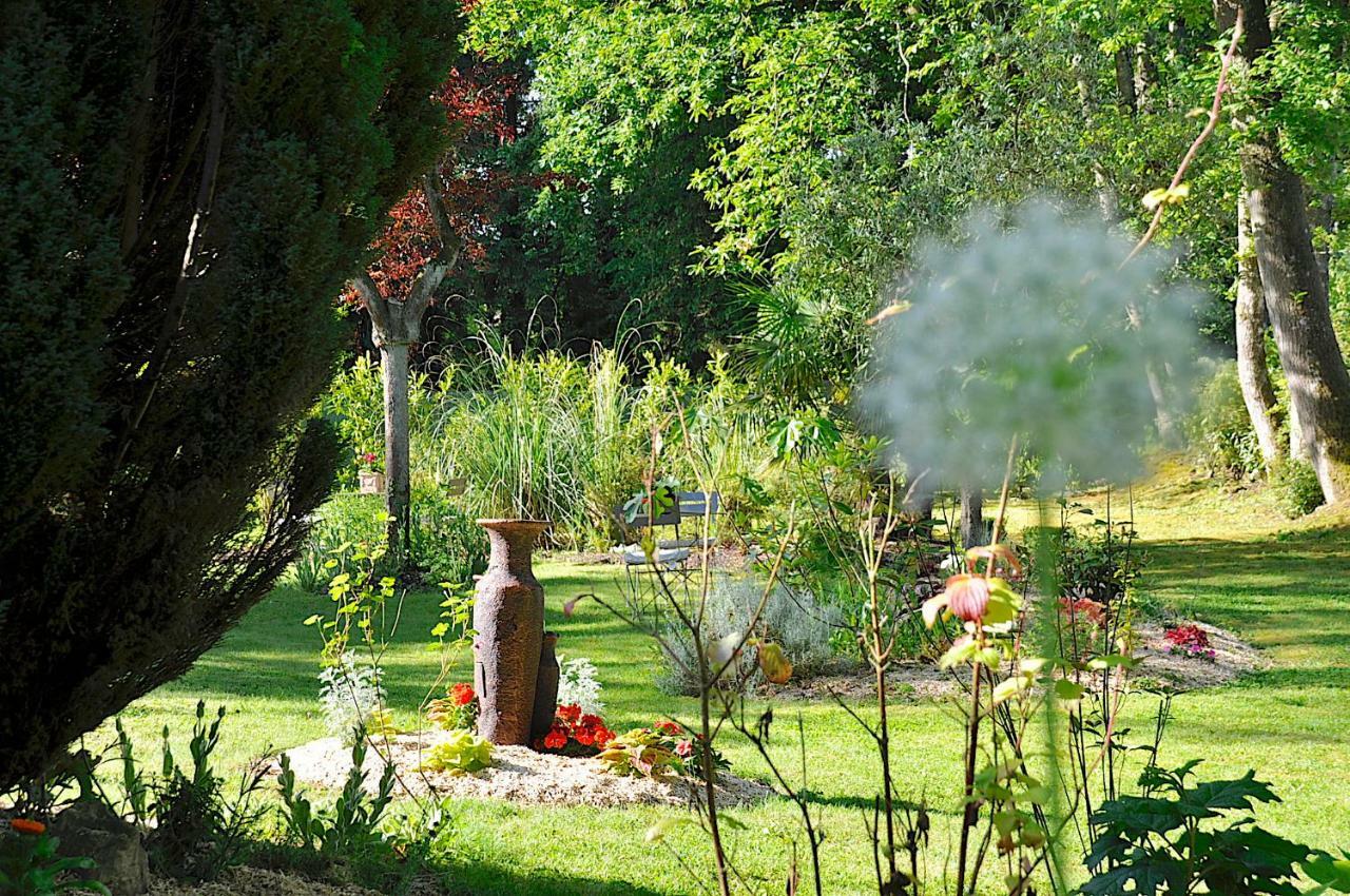 Bed and Breakfast Au Jardin De Lisa Cherreau Экстерьер фото